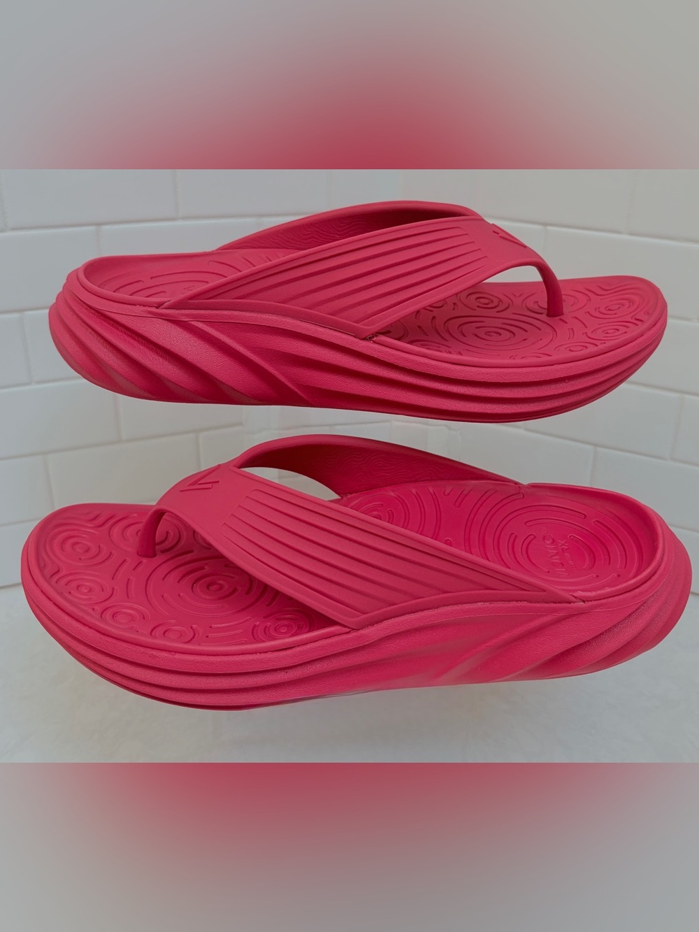 Vionic Tide RX Recovery Flip Flop Sandals Vibrant Pink Women’s Size 11 EUC - Picture 1 of 13